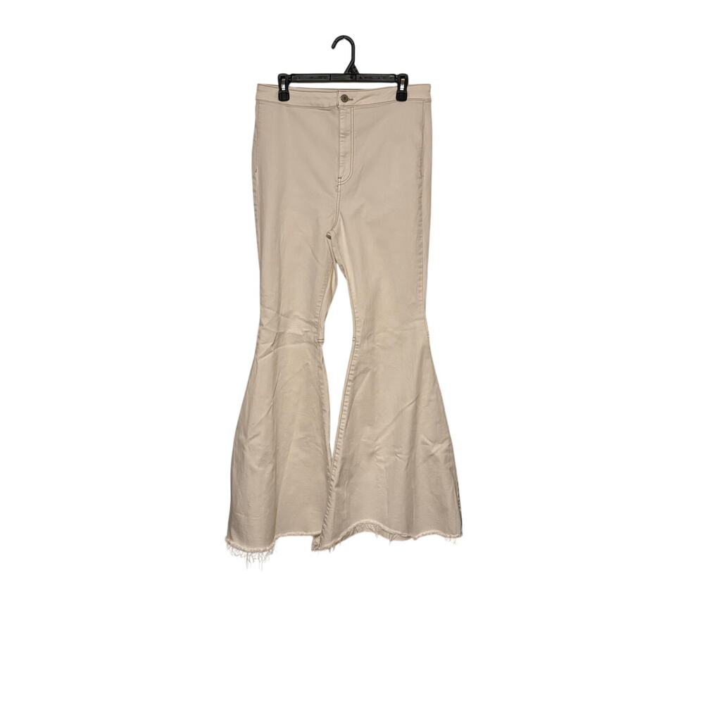 Free People Just Float On Super Flare Jeans Ivory Raw Hem Bell Bottom 32
